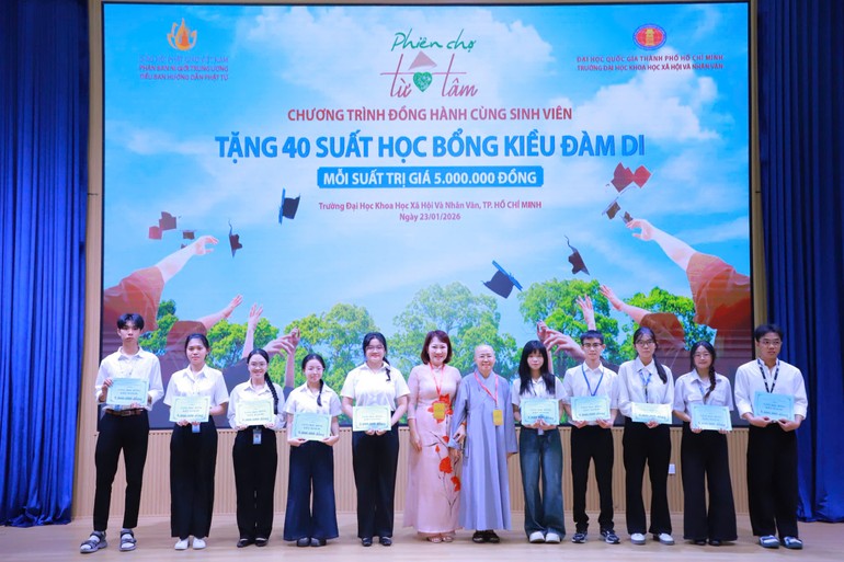 Phiên chợ Từ Tâm – Đồng hành cùng sinh viên