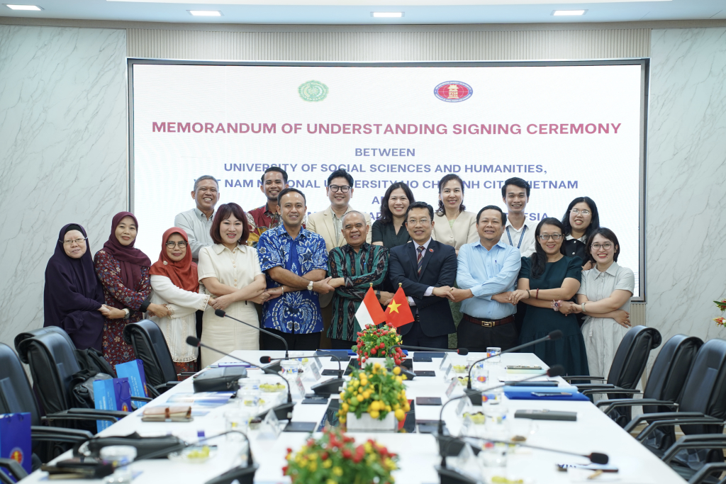 Lễ ký kết góp phần thắt chặt và củng cố tinh thần đoàn kết ASEAN - Ảnh: HẠNH NGUYÊN