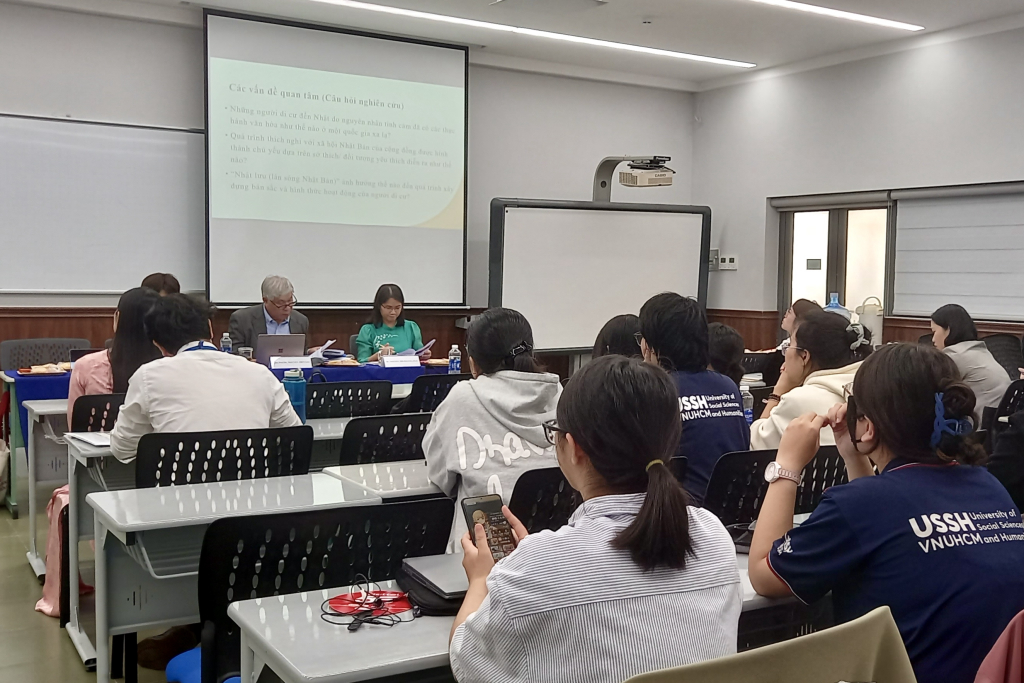 Sinh viên tham dự đông đảo các phiên tiểu ban và tích cực thảo luận về những vấn đề liên quan đến văn hóa đại chúng Nhật Bản và sự tiếp nhận trong khu vực - Ảnh: CÂU LẠC BỘ TRUYỀN THÔNG NHẬT BẢN HỌC TSUBASA