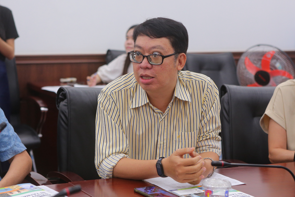TS. Trương Gia Quyền, Phó Trưởng khoa Ngữ văn Trung Quốc, bày tỏ đây là cơ hội quý báu để sinh viên trường mở rộng trải nghiệm học tập và nghiên cứu trong môi trường quốc tế - Ảnh: Nghi Châu