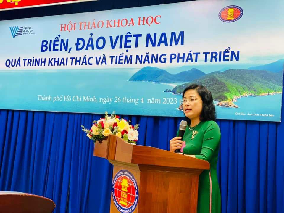 PGS.TS Ngô Thị Phương Lan – Hiệu trưởng Nhà trường phát biểu khai mạc Hội thảo