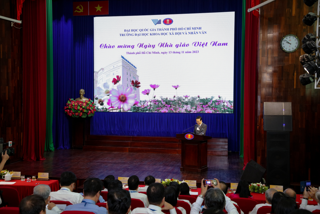 Đồng chí Võ Văn Thưởng mong muốn Nhà trường sẽ không đổi mới và phát triển - Ảnh: Lý Nguyên