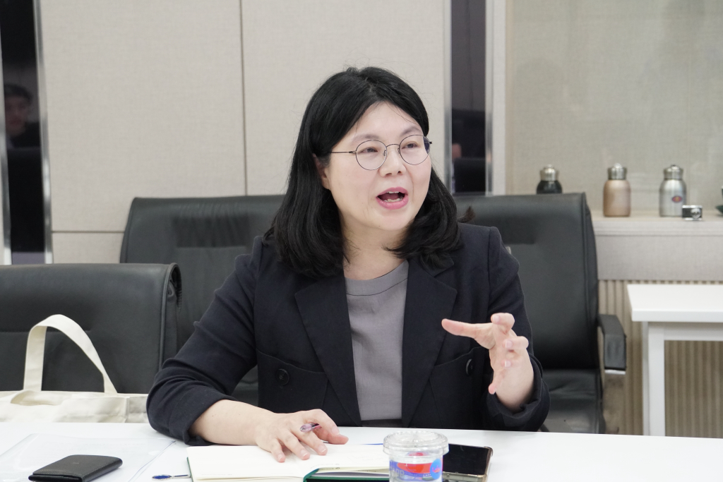 Bà Lee Jung Sook hi vọng hai bên có thể hợp tác trong tương lai - Ảnh: KHÁNH MY