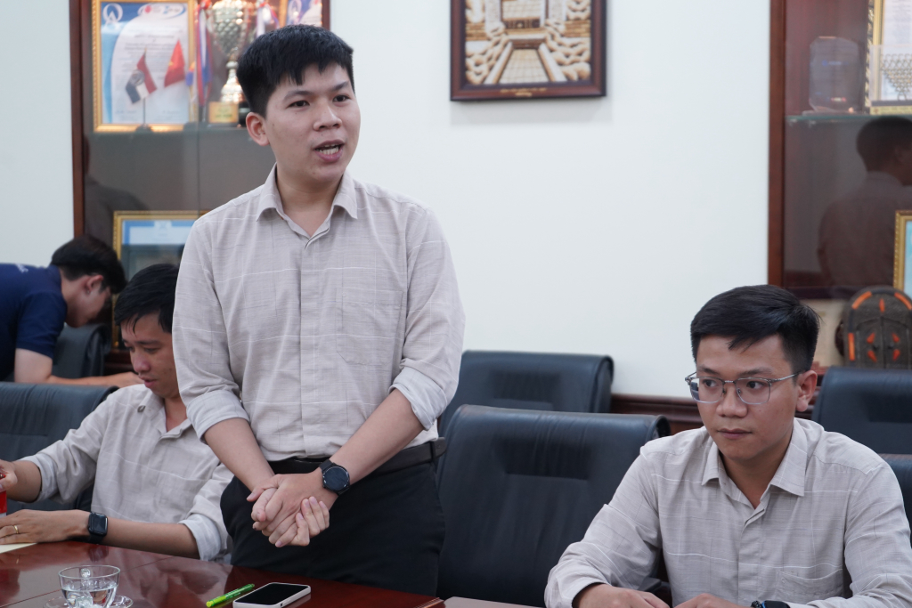 Đ/c Nguyễn Huỳnh Minh Phúc cho rằng kết quả của cuộc thi là do sự cố gắng của các thành viên và sự cổ vũ của Đảng ủy, Ban Giám hiệu Nhà trường - Ảnh: Phạm Trí