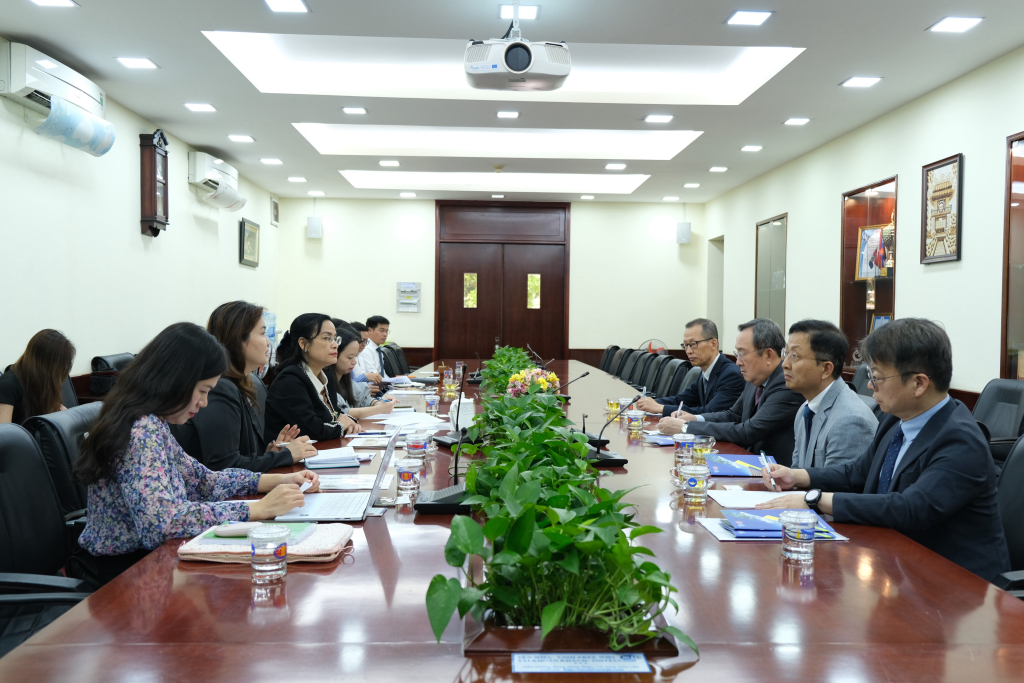 Buổi làm việc nhằm trao đổi các nội dung hợp tác giữa hai đơn vị trong tương lai - Ảnh: Hương Mỹ