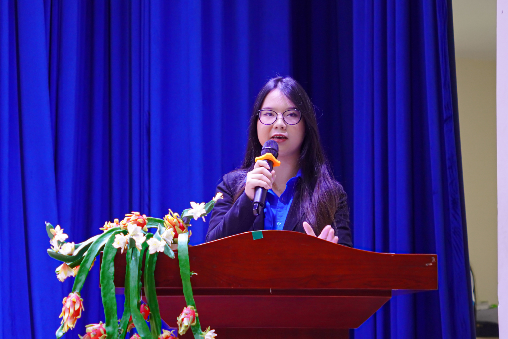 Thanh Tú chia sẻ USSH không chỉ mang lại một nền giáo dục mà đã trao đến giấc mơ một “cuốn hộ chiếu” để đi ra thế giới - Ảnh: ĐÌNH VINH