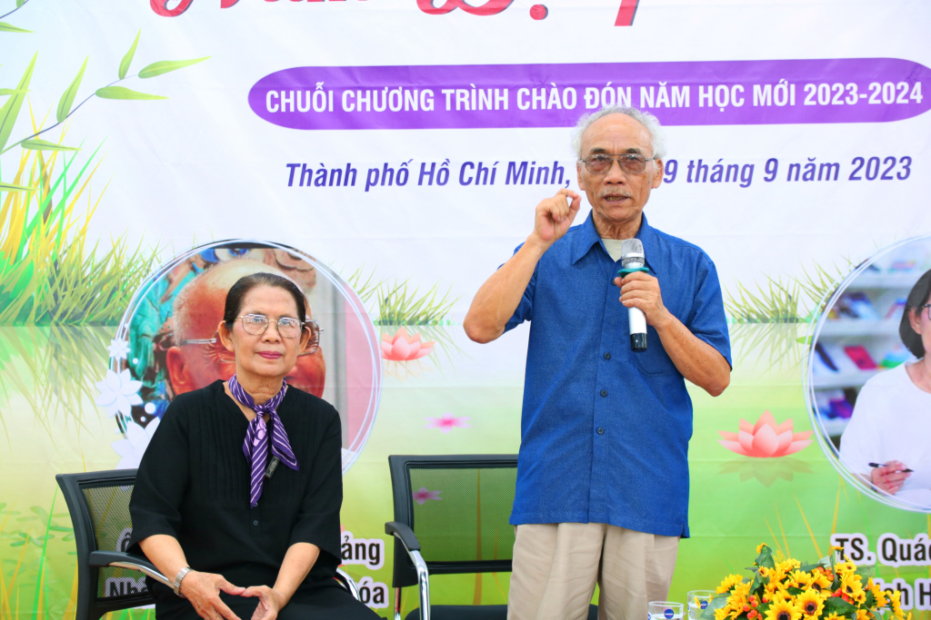 Nhà nghiên cứu Huỳnh Ngọc Trảng chia sẻ những câu chuyện liên quan đến “Tổng tập Văn học dân gian Nam Bộ” và công việc nghiên cứu - Ảnh: Trần Huỳnh