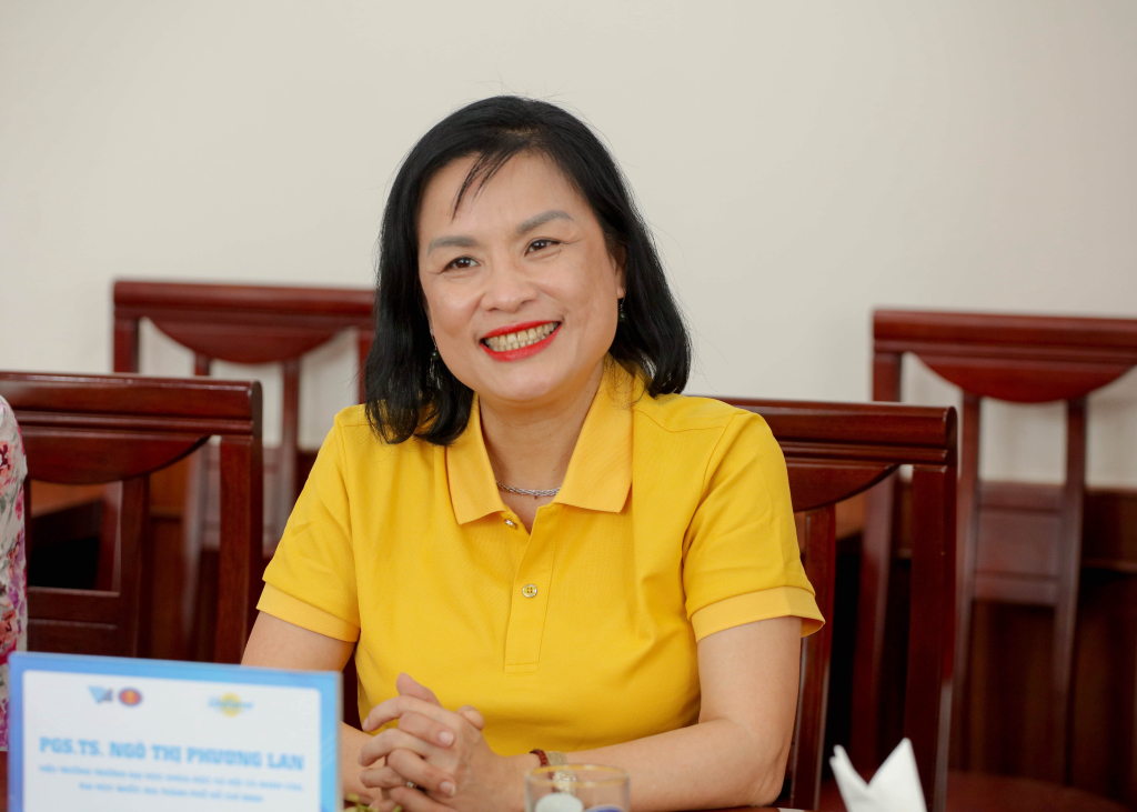PGS.TS. Ngô Thị Phương Lan mong muốn liên kết với doanh nghiệp để sinh viên có nhiều trải nghiệm thực tế phong phú - Ảnh: Ngọa Kỳ