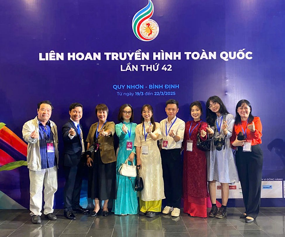 Lần đầu tiên tác phẩm sinh viên dự thi và đoạt giải tại Liên hoan truyền hình toàn quốc - Ảnh: KHOA BÁO CHÍ VÀ TRUYỀN THÔNG