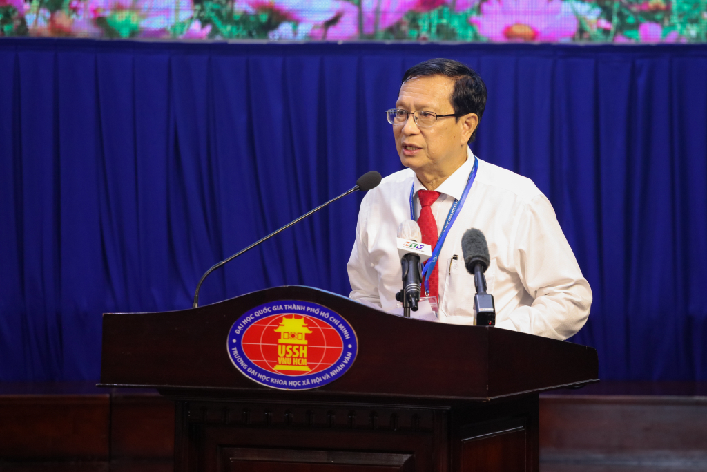 PGS.TS. Võ Văn Sen - nguyên Bí thư Đảng ủy, nguyên Hiệu trưởng Nhà trường - bày tỏ niềm tự hào với các thế hệ sinh viên Nhà trường
