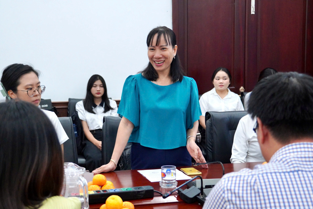 Bà Nguyễn Thị Thụy mong muốn tiếp sức sinh viên vượt khó và lan tỏa giá trị sẻ chia - Ảnh: KHÁNH MY