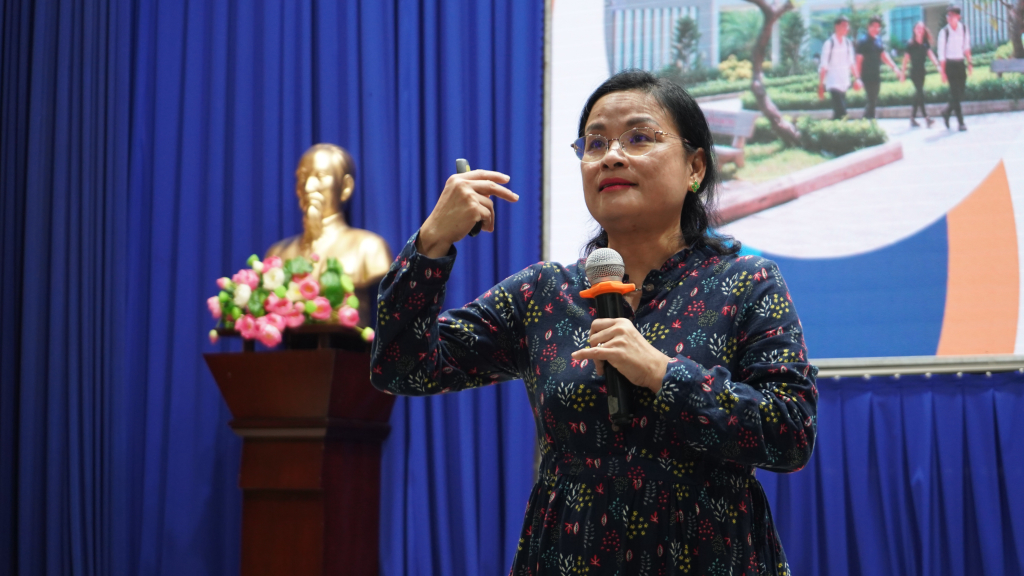 Cô Lan cho biết, mô hình Đại học xanh được cô sáng tạo dựa trên một ý tưởng rất nhỏ - Ảnh: Phạm Trí
