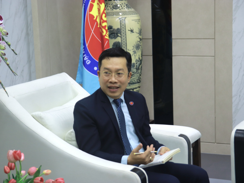TS. Lê Hoàng Dũng, bày tỏ niềm vui mừng khi đón tiếp đoàn công tác của Đại sứ quán Colombia - ẢNH: KHÁNH BĂNG