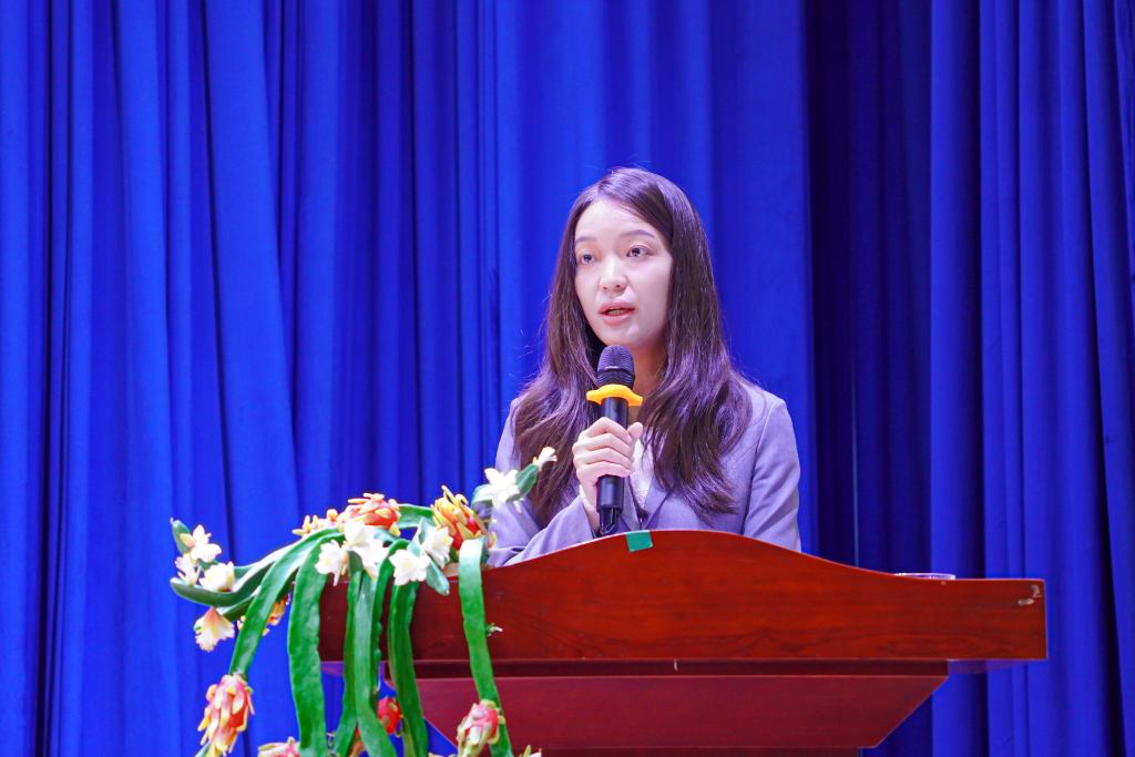 Bà Vũ Ngọc Bảo Châu cho biết, các bạn trẻ hôm nay không chỉ là công dân của một quốc gia mà đang dần trở thành công dân toàn cầu - Ảnh: ĐÌNH VINH