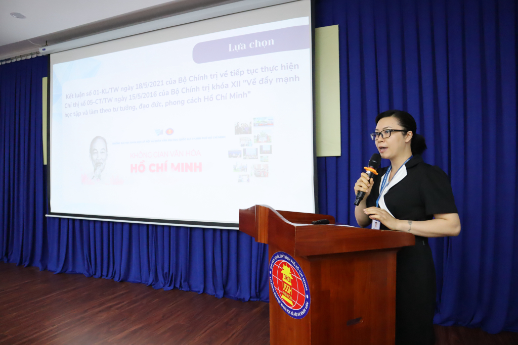 ThS. Đoàn Duyên Anh - đại diện phòng Đối ngoại và Quản lý khoa học - trình bày tham luận - Ảnh: Nhật Ánh
