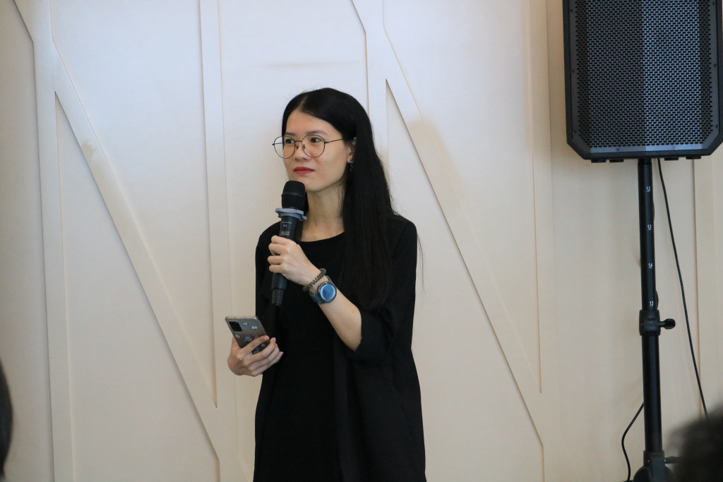  Bà Hồ Thanh Thủy giới thiệu về không gian Sunwah Innovation và lịch sử hình thành tập đoàn Sunwah - Ảnh: Ngọc Bích