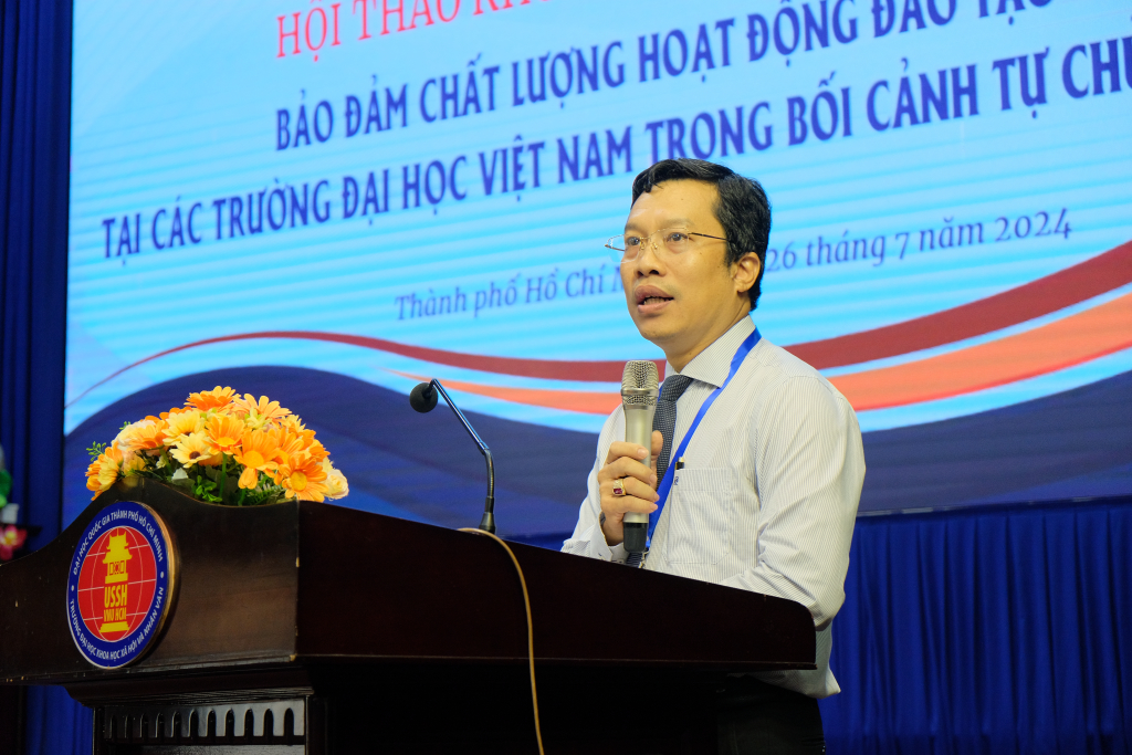 TS. Lê Hoàng Dũng gửi lời cảm ơn đến đơn vị phối hợp tổ chức và quý đại biểu tham gia hội thảo - Ảnh: Huyền Linh