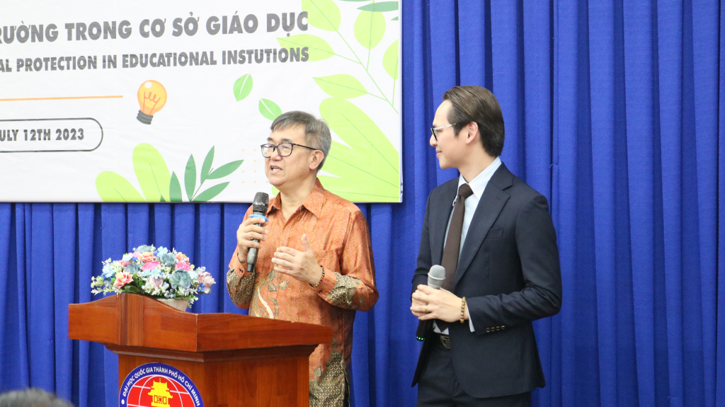 Ông Jack Sim chia sẻ về nhà vệ sinh và tầm quan trọng của hệ thống vệ sinh trong việc bảo vệ sức khỏe cộng đồng - Ảnh: Hoàng Phương