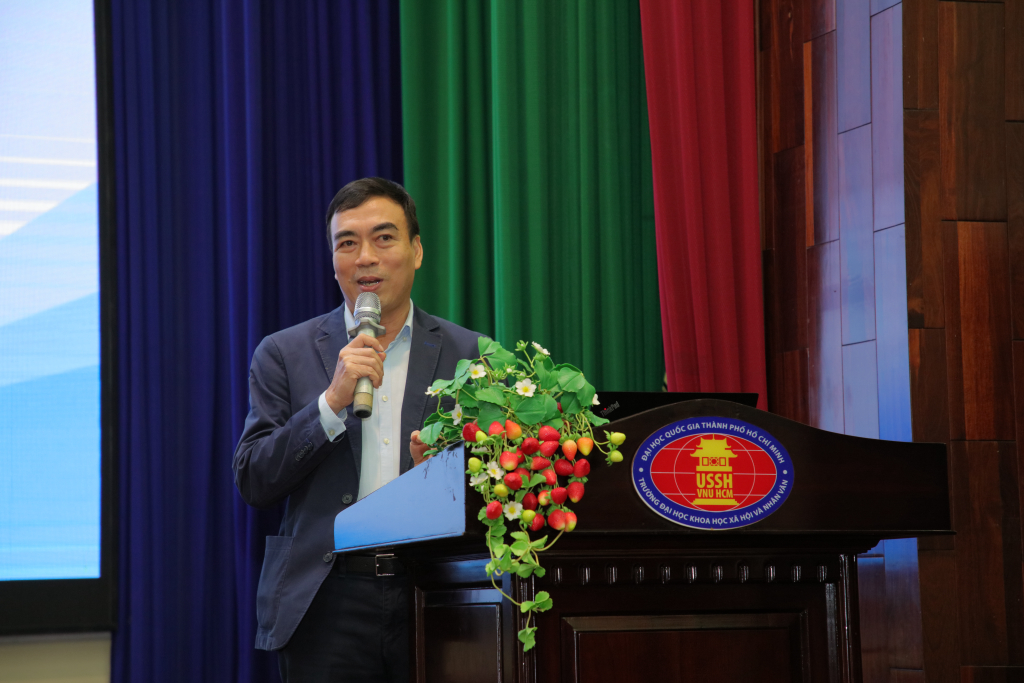 TS. Phạm Tấn Hạ gửi lời cảm ơn tới đoàn đánh giá ngoài, các cán bộ, giảng viên, sinh viên, cựu sinh viên và đối tác đã đồng hành cùng Nhà trường trong quá trình đánh giá - Ảnh: Lý Nguyên