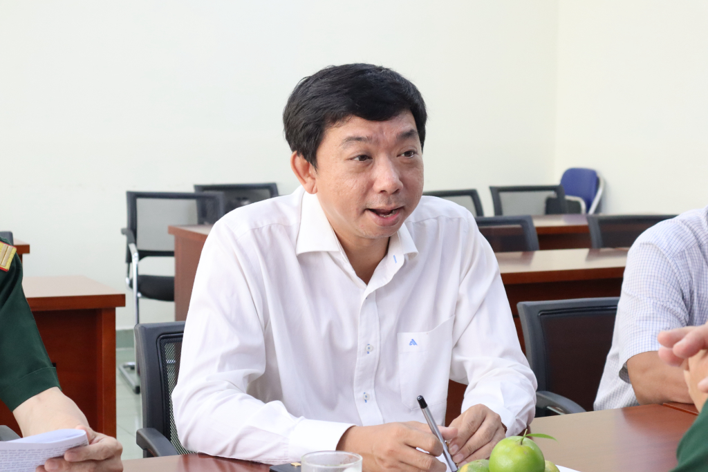 Đồng chí Đỗ Đại Thắng bổ sung một số phương hướng, nhiệm vụ công tác quốc phòng, quân sự; đảm bảo an ninh - Ảnh: Nhật Ánh