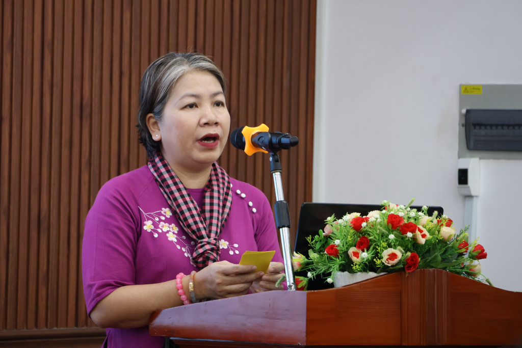 Vai trò tiên phong của tờ báo do Nguyễn Ái Quốc sáng lập được ThS. Đoàn Hữu Hoàng Khuyên nhấn mạnh trong tham luận - Ảnh: QUỲNH NHƯ