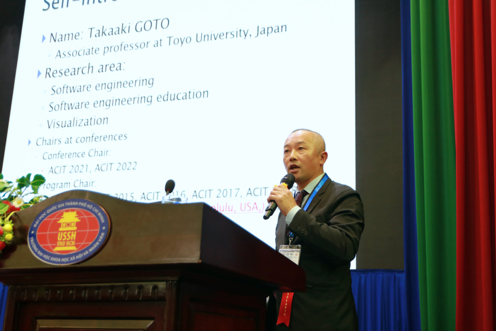 Diễn giả khách mời: TS. Takaaki Goto, Đại học Toyo, Nhật Bản - Ảnh: Phạm Trí