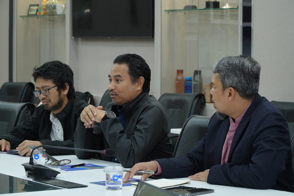 TS. Abdul Razif bin Zaini bày tỏ mong muốn hợp tác lâu dài với Nhà trường - Ảnh: QUỲNH NHƯ