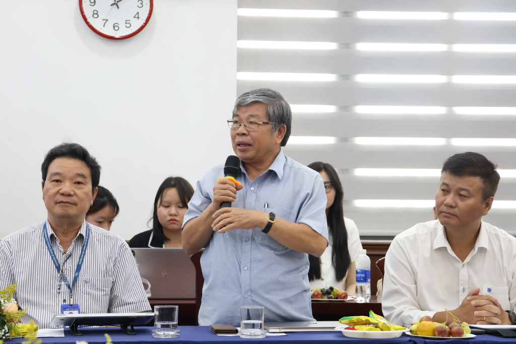 PGS.TS. Hà Minh Hồng, Phó Chủ tịch Hội khoa học Lịch sử TP.HCM chia sẻ suy nghĩ về vai trò của Tờ báo cách mạng đầu tiên của Việt Nam - Ảnh: QUỲNH NHƯ