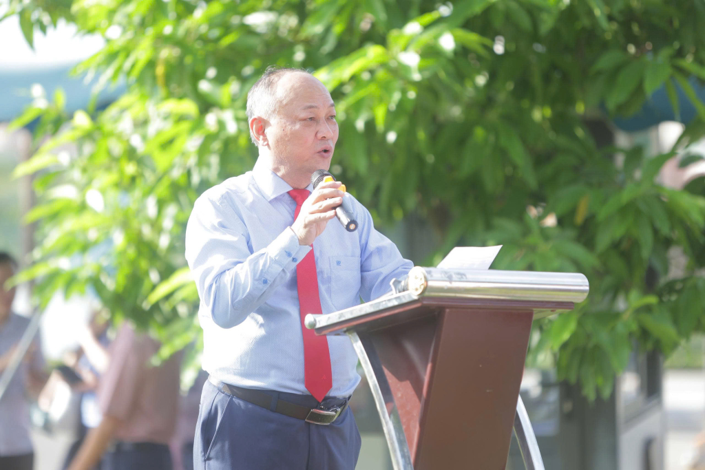 TS. Phan Thanh Định khẳng định sứ mệnh, ý nghĩa của Cổng trường khu vực Hồ Ánh Dương (cơ sở Linh Xuân) - Ảnh: CLB TRUYỀN THÔNG INFO PLUS