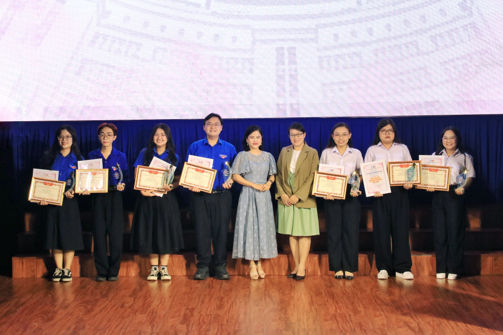 Mỗi danh hiệu tuyên dương là kết quả của một quá trình rèn luyện, cống hiến và xây dựng từ cơ sở - Ảnh: MINH PHƯƠNG