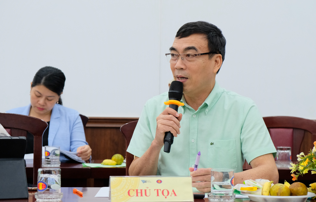TS. Phạm Tấn Hạ cho biết, cần phải xác định vai trò rõ của người hướng dẫn đối với đào tạo trình độ tiến sĩ - Ảnh: Huyền Linh