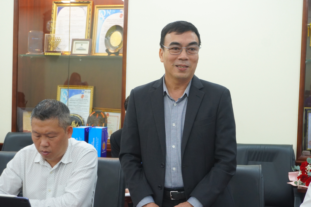 TS. Phạm Tấn Hạ hy vọng buổi ký kết sẽ mở ra những cơ hội mới cho các bạn sinh viên - Ảnh: Ngọc Bích