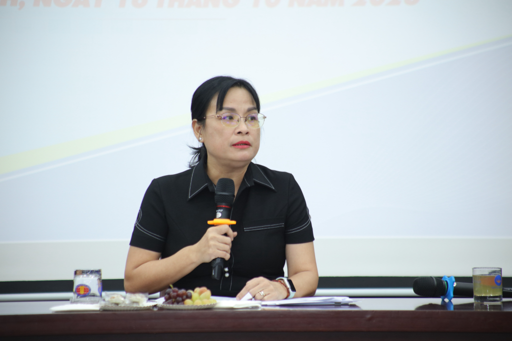 PGS.TS Ngô Thị Phương Lan tại buổi họp - Ảnh: Lý Nguyên 