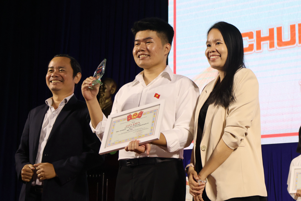 Quán quân Nguyễn Ngọc Bảo khẳng định văn hóa luôn đồng hành cùng dân tộc từ chiều dài lịch sử đến nhịp sống hiện tại - Ảnh: NGUYỆT NGÂN