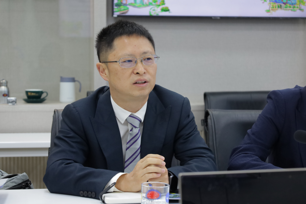 GS. Zhao Pu bày tỏ mong muốn tăng cường hợp tác nghiên cứu và trao đổi học thuật giữa hai đơn vị - Ảnh: QUỲNH NHƯ