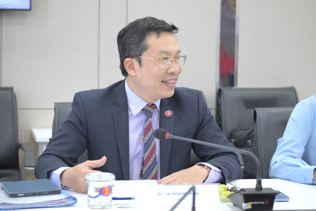 TS. Lê Hoàng Dũng kỳ vọng mối quan hệ của hai bên sẽ tiếp tục nở rộ trong tương lai gần - Ảnh: Ý NGUYỄN