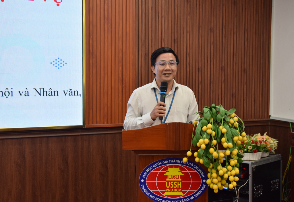 TS. Trần Bá Hùng cho biết, tham gia dịch vụ công trực tuyến giúp đảm bảo quyền và lợi ích hợp pháp của người dân - Ảnh: THẢO TIÊN