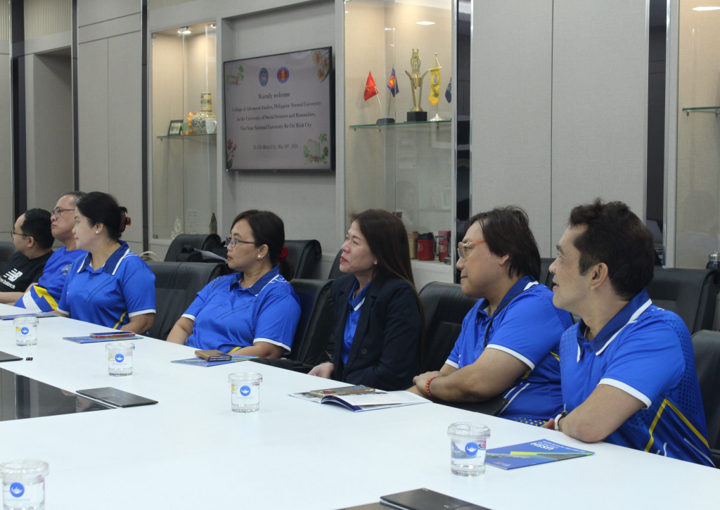 Đại diện hai bên bàn luận về sáng kiến Vietnam ASTEC, hướng tới vị thế đỉnh cao của Việt Nam tại châu Á - Ảnh: MINH THƯ