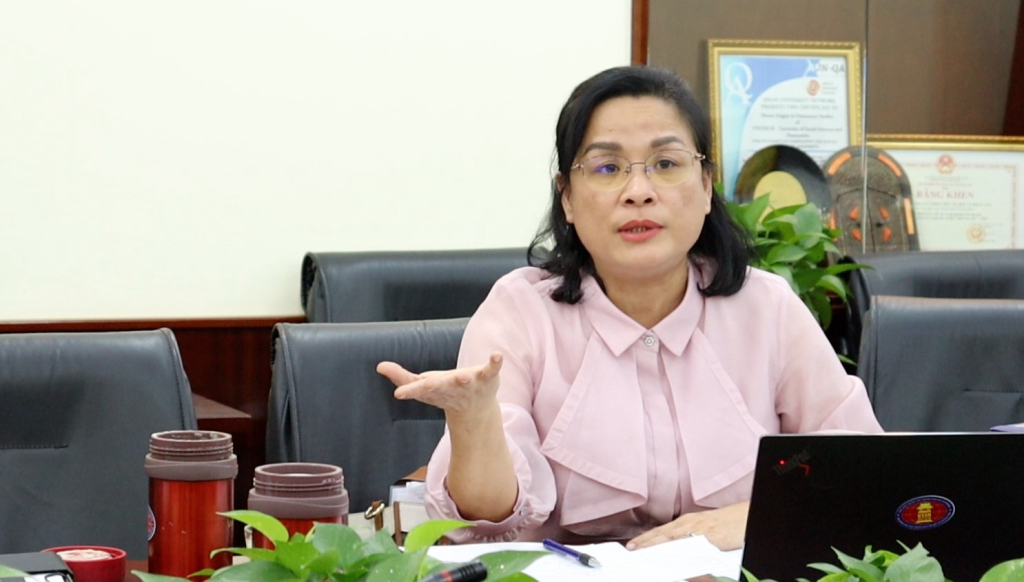 PGS.TS Ngô Thị Phương Lan đề xuất bổ sung các tiêu chí liên quan đến chuẩn hóa chức danh, học vị - Ảnh: Nhật Ánh 