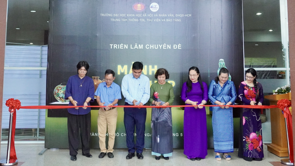 Triển lãm đã đánh dấu một bước tiến mới trong nỗ lực đưa di sản đến gần hơn với cộng đồng sinh viên, học viên tại trường - Ảnh: ĐĂNG KHÔI