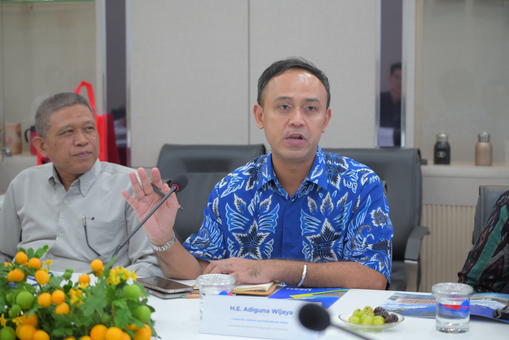 Ngài Adiguma Wijaya cho biết Tổng lãnh sự quán Indonesia luôn ủng hộ hoạt động hợp tác giữa các tổ chức của hai quốc gia - Ảnh: Ý NGUYỄN