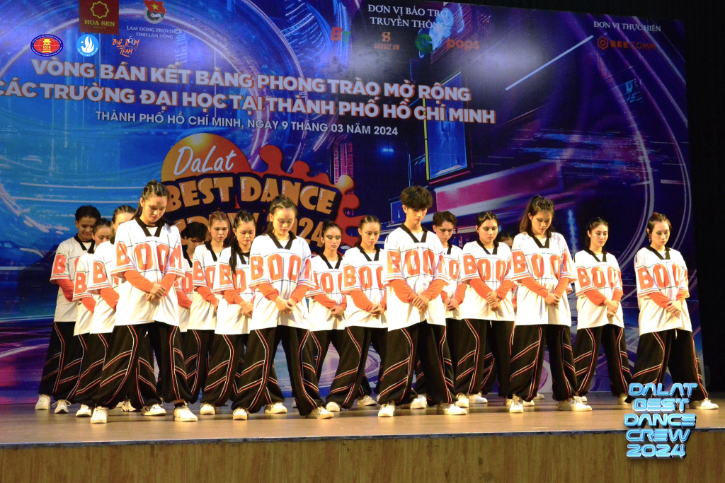 Big Boom Dance gây ấn tượng với ban giám khảo với trang phục nhóm cá tính - Ảnh: Big Boom Dance Team