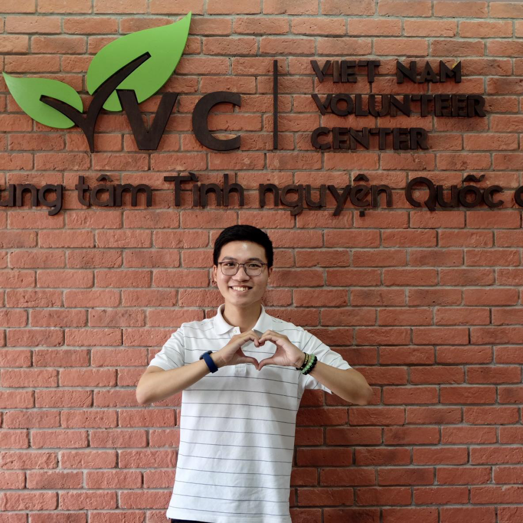 Lê Văn Phúc - Phó Trưởng Ban Thường trực Mạng lưới TNQG khu vực miền Nam, Tổng Chủ nhiệm Nhóm từ thiện Fly To Sky - Ảnh: NVCC
