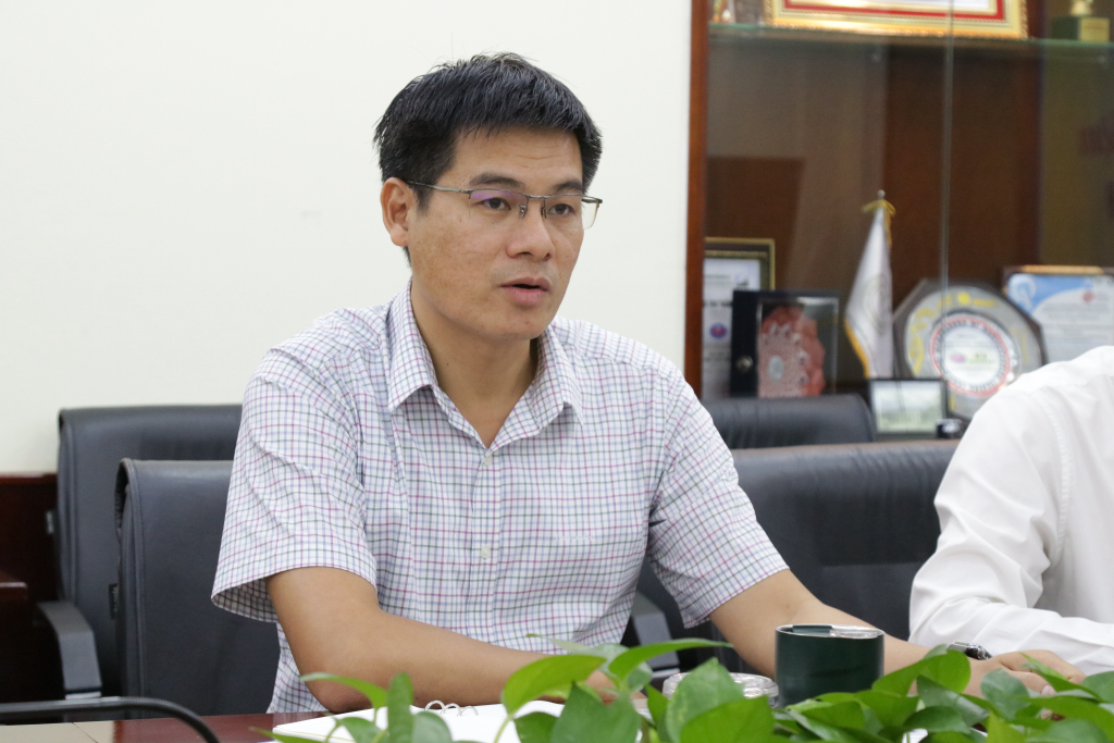 Th.S Trần Nam đưa ra những định hướng hợp tác cụ thể trong thời gian sắp tới cho sinh viên hai trường - Ảnh: Phương Khanh 