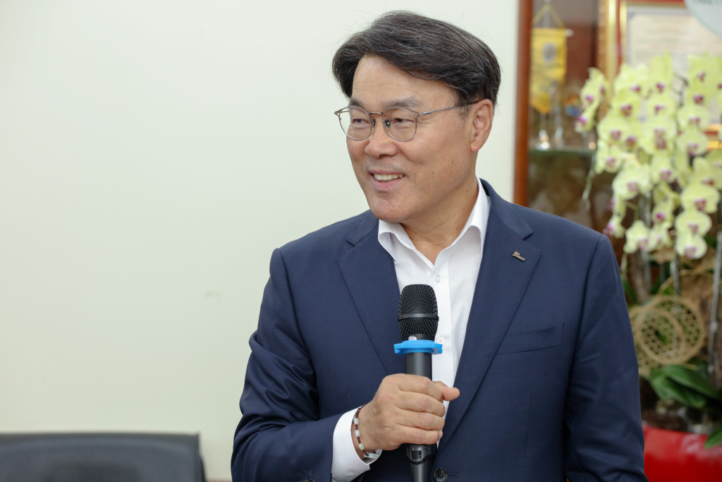 Ông Choi Jeong Woo cho biết ông rất ấn tượng với thái độ làm việc tích cực của người Việt Nam - Ảnh: Lý Nguyên