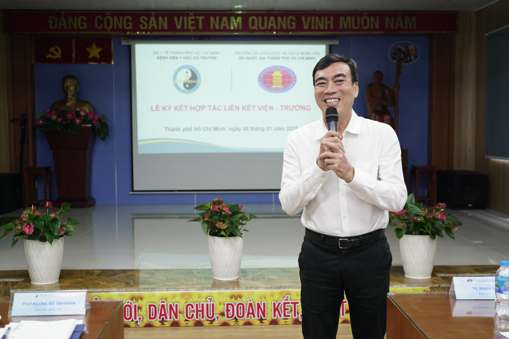 TS. Phạm Tấn Hạ kỳ vọng Nhà trường và Bệnh viện sẽ tiến tới hợp tác lâu dài trong tương lai - Ảnh: Phạm Trí