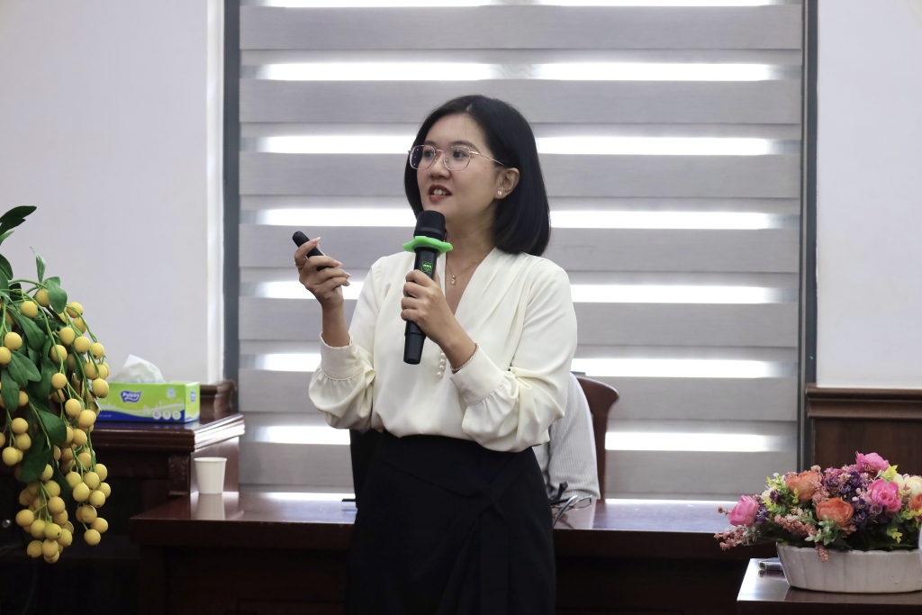 ThS. Nguyễn Thị Ngọc Khánh cho biết, giai đoạn 2026 - 2030, Nhà trường hướng tới 100% sinh viên thực tập tại doanh nghiệp, tổ chức tối thiểu 2 tháng với mạng lưới hơn 500 đối tác tuyển dụng - Ảnh: MAI HƯƠNG