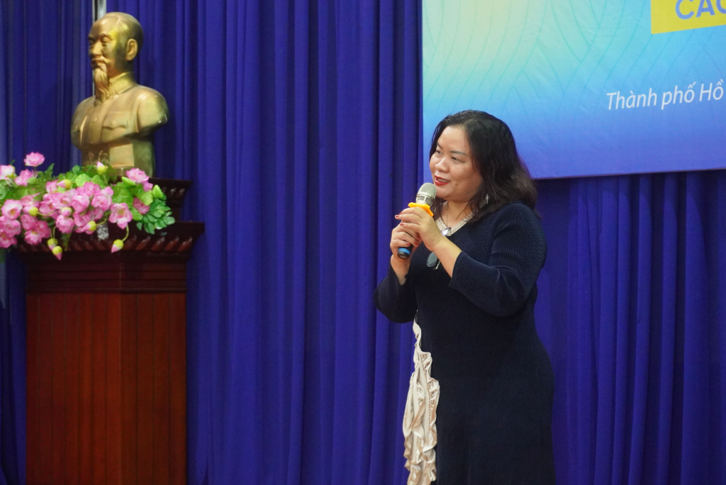 TS. Đào Thị Diễm Trang cho rằng khi tâm hồn đủ giàu có thì mọi nơi đều có thể trở nên thú vị - Ảnh: Ngọc Bích