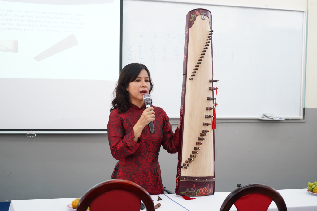 ThS. Vũ Thị Kim Yến hướng dẫn cho học viên