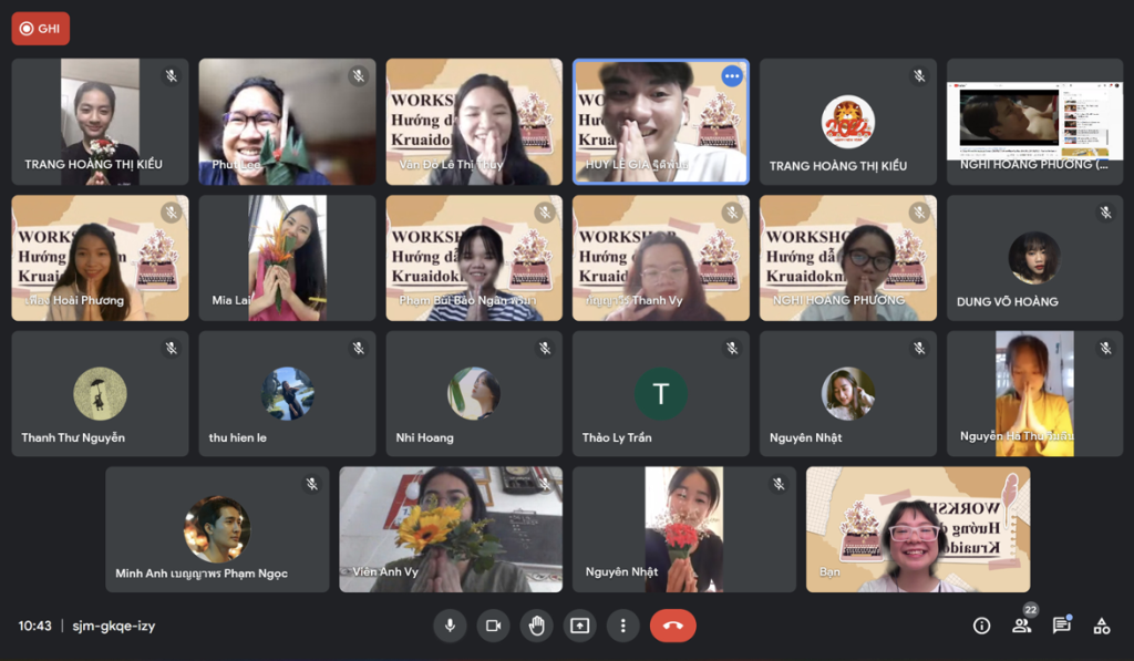 Ảnh ghi lại từ Workshop sau khi kết thúc phần hướng dẫn